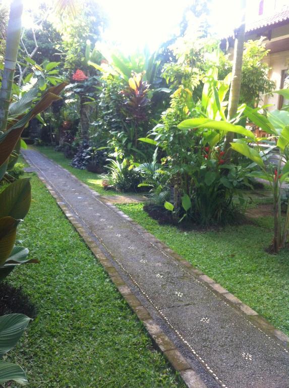 Karang Mesari Ubud Guest House Exterior photo